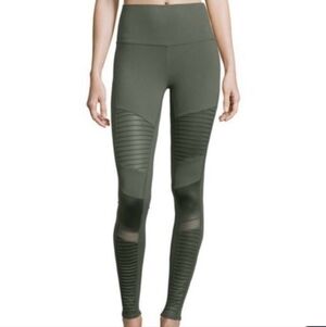 Alo Sage Green Ribbed Leggings